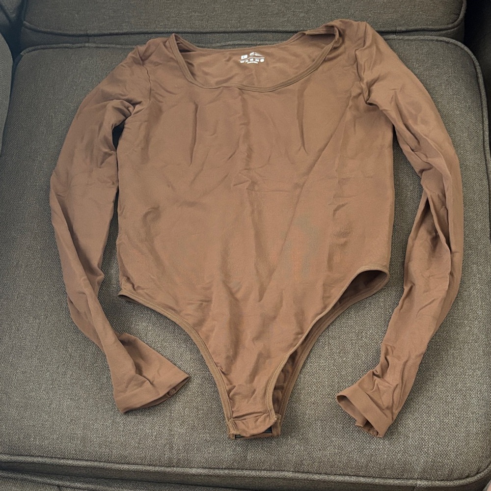 Women's Long-Sleeve Scoop Neck Bodysuit in Brown
